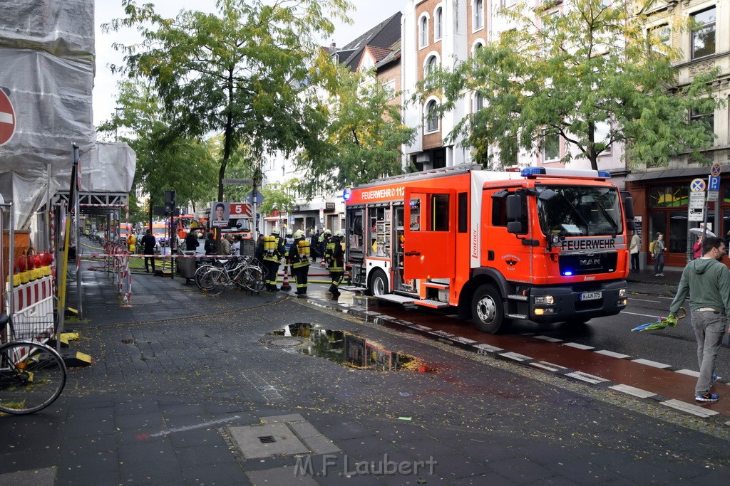 Feuer 2 Koeln Nippes Neusserstr P062.JPG - Miklos Laubert